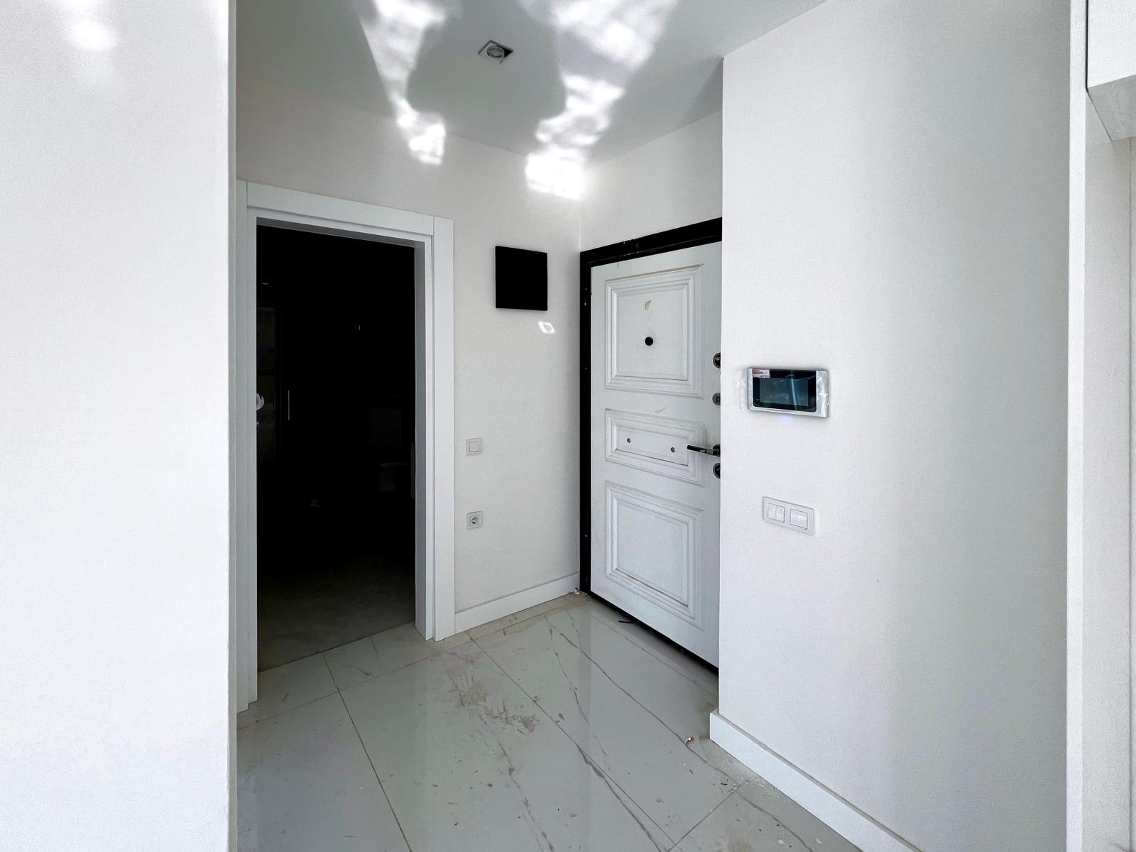 Hot offer: 1+1 apartment in Mahmutlar - south side, district center