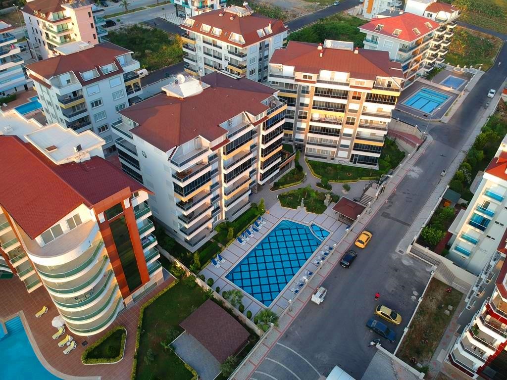 Квартира 1+1 70 м2 в Кестеле – с мебелью, балкон остеклен, 100 метров до моря