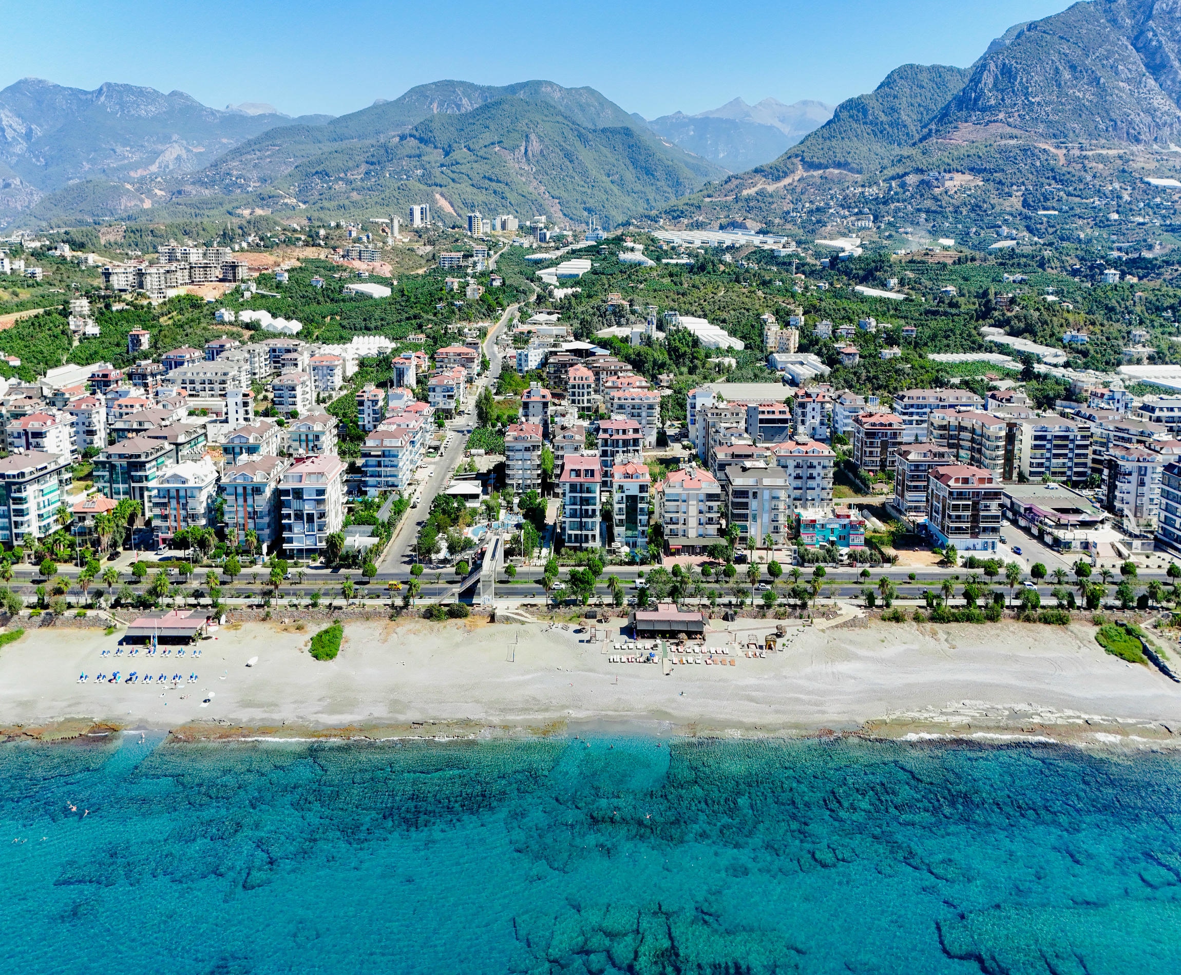 Kestel'de deniz manzaralı muhteşem 1+1 daire - birinci hat, vatandaşlığa uygun.