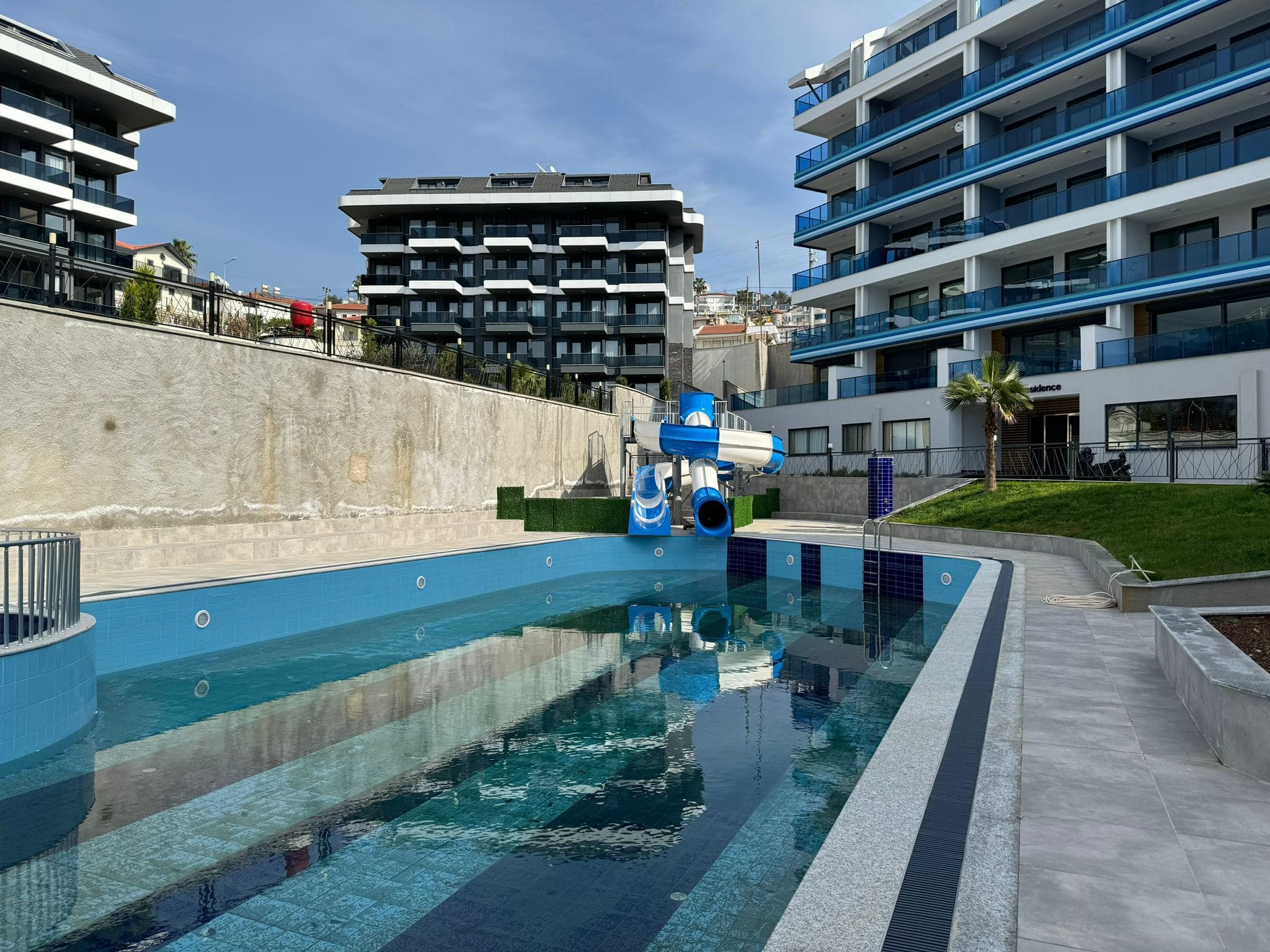 Садовый дуплекс 3+1 в Каргыджаке - собственный участок 300 м²