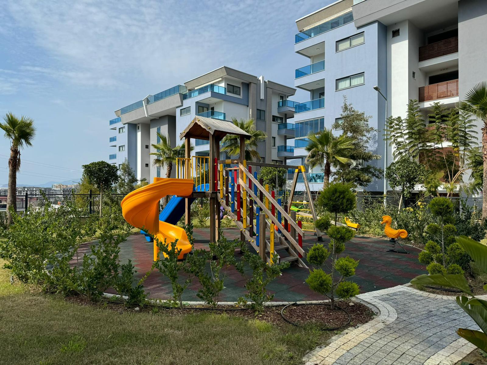 Садовый дуплекс 3+1 в Каргыджаке - собственный участок 300 м²