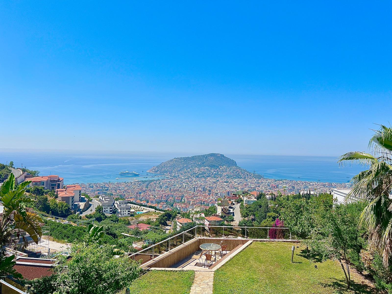 Luxury 4+1 villa in Alanya, Bektas mountain district - furnished, swimming pool, panoramic view