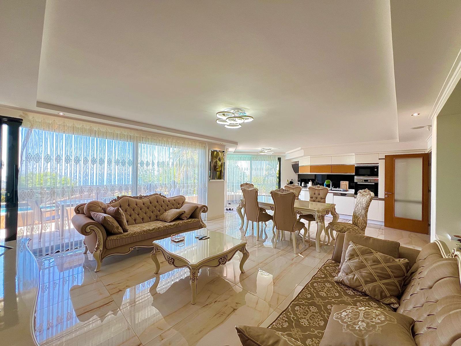 Alanya, Bektaş dağ bölgesinde lüks 4+1 villa - mobilyalı, yüzme havuzlu, panoramik manzaralı.