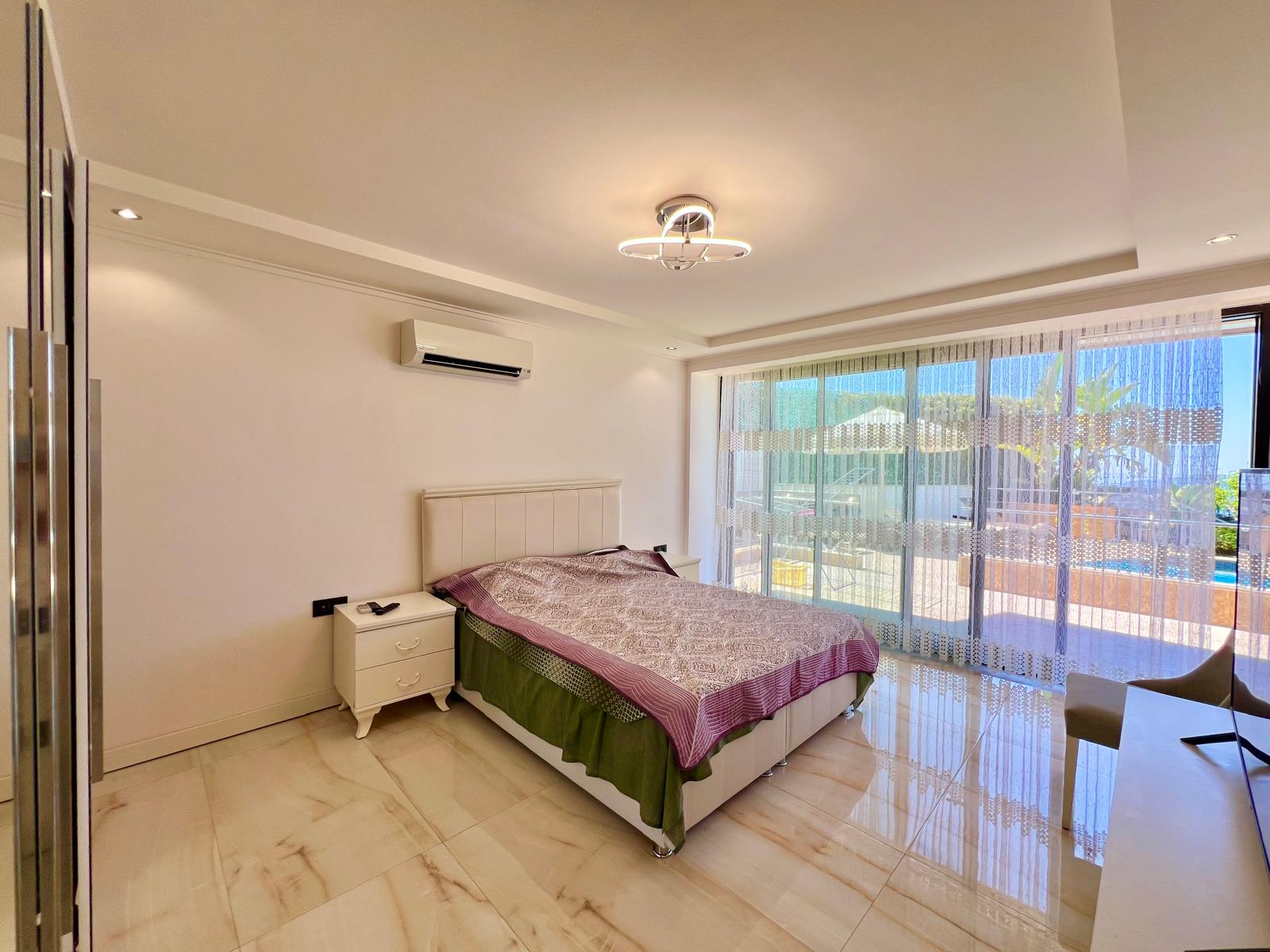Alanya, Bektaş dağ bölgesinde lüks 4+1 villa - mobilyalı, yüzme havuzlu, panoramik manzaralı.