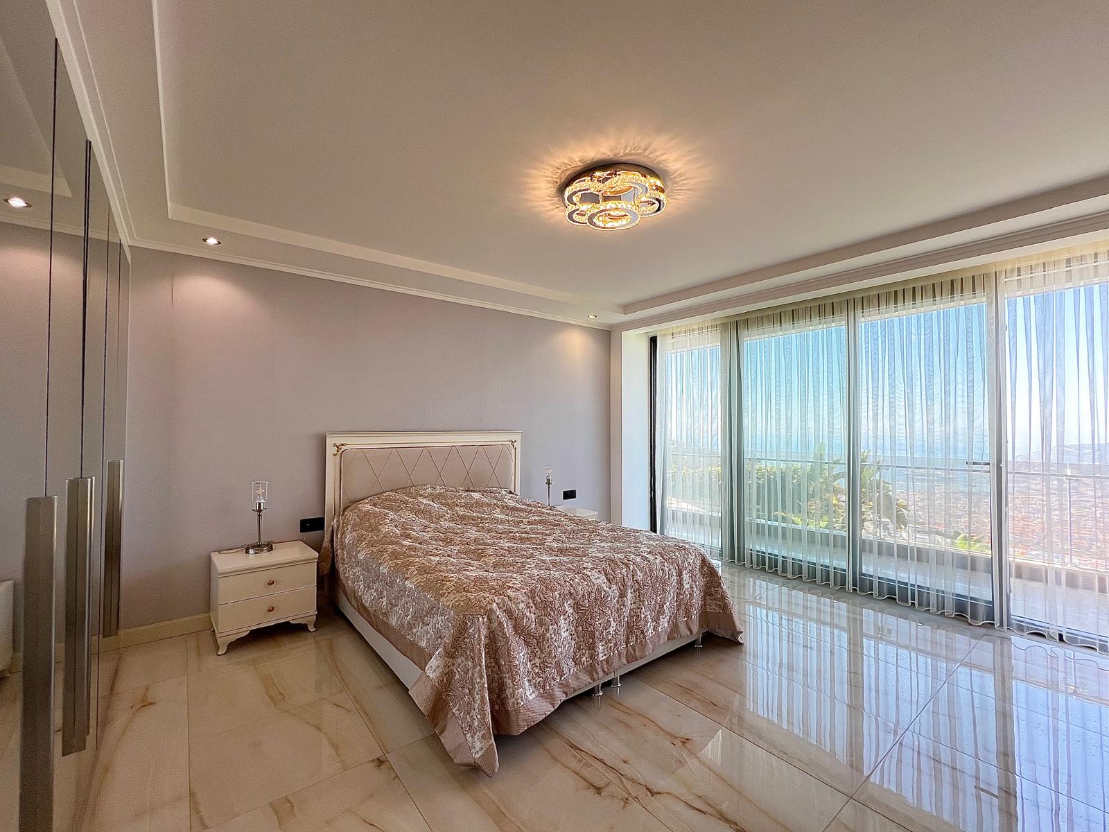 Alanya, Bektaş dağ bölgesinde lüks 4+1 villa - mobilyalı, yüzme havuzlu, panoramik manzaralı.