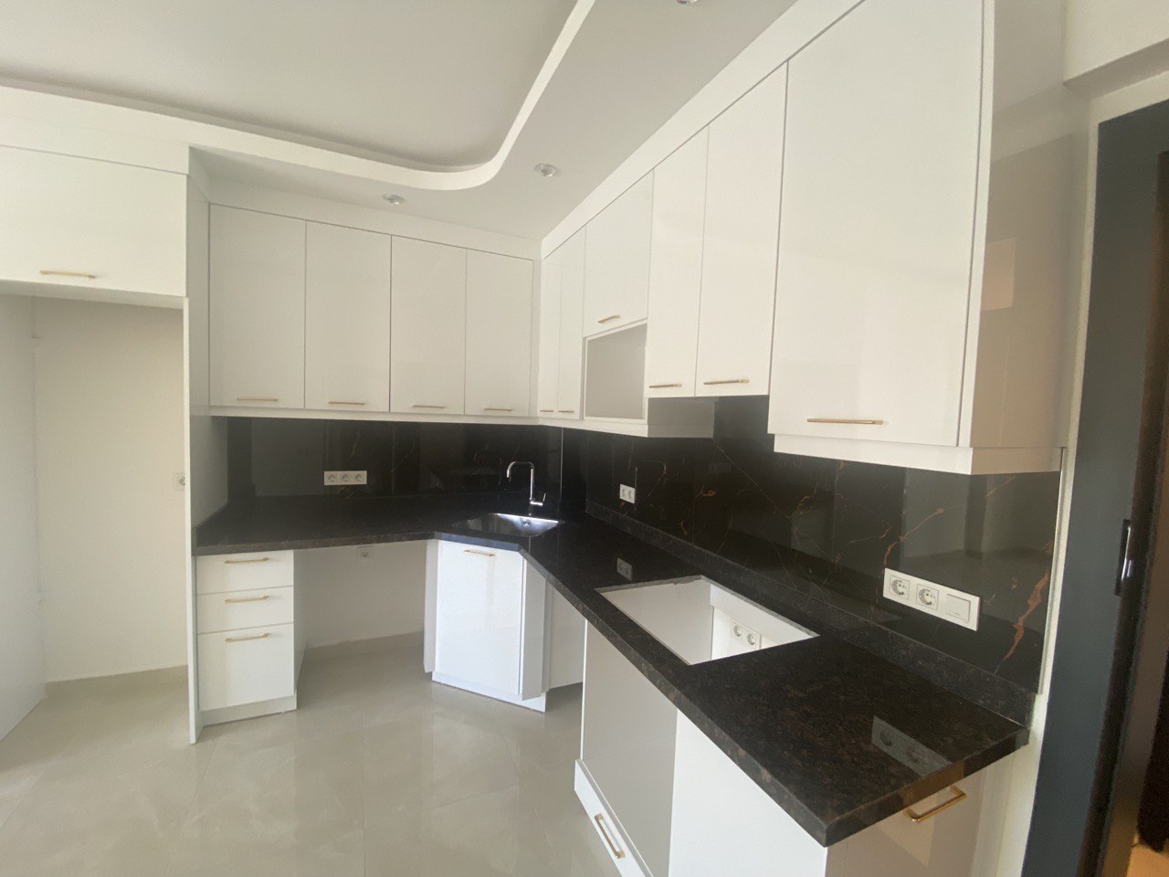Квартира 1+1 в Газипаше - от собственника, вид на бассейн, доступная цена