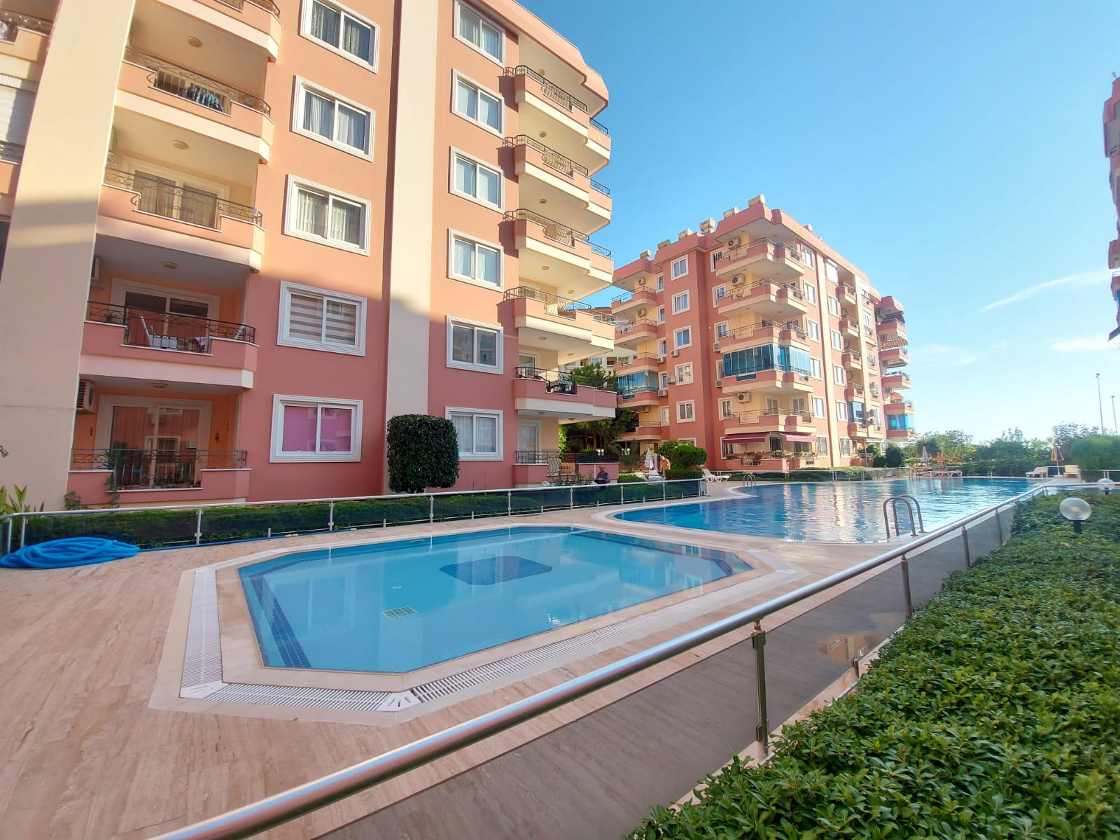 Linear 3+1 apartment on the first line in Mahmutlar - furnished, direct sea view
