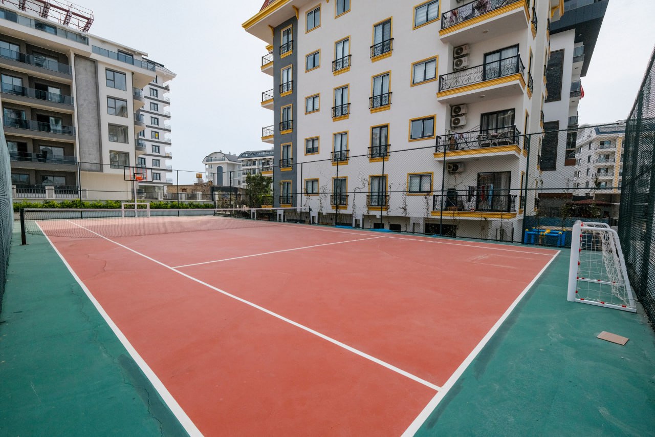 Alanya, Mahmutlar'da dubleks çatı katı dairesi – şık tasarım, panoramik manzaralar.