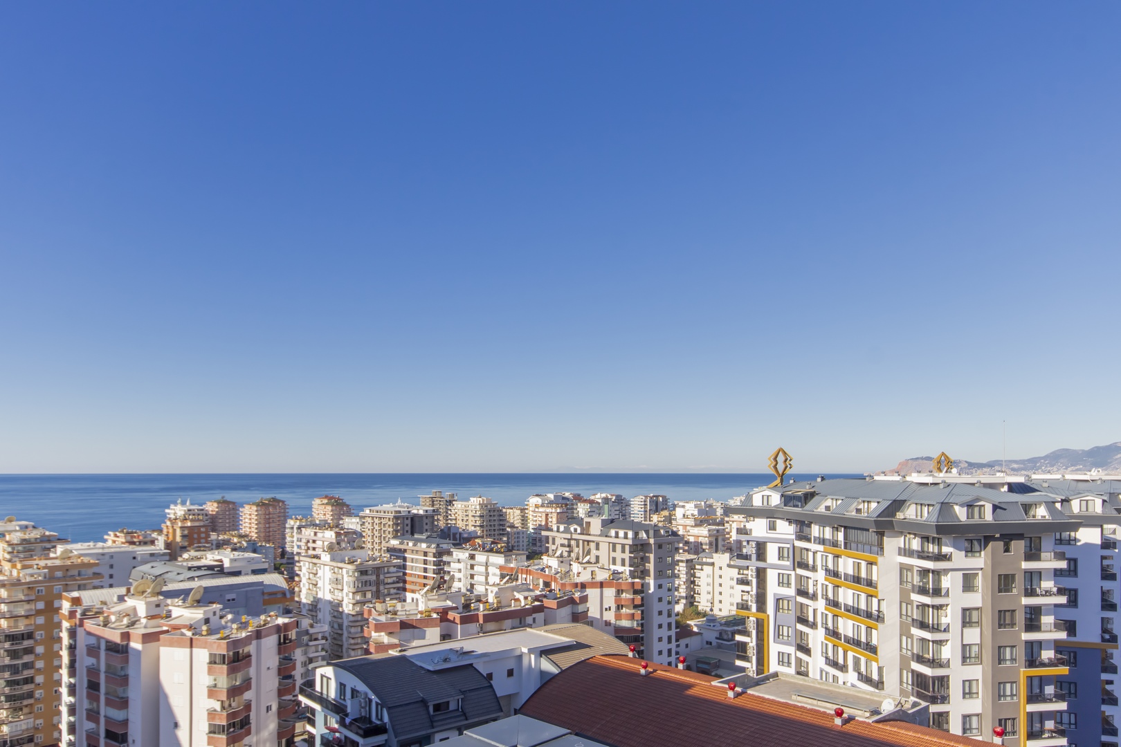 Элитный двухэтажный пентхаус 4+1 с видом на море и крепость - центр Махмутлара