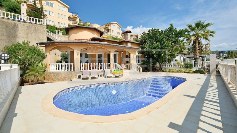 Oval outdoor pool and covered terrace: a 2+1 villa for sale in Mahmutlar, Alanya, Turkey — New Level Group