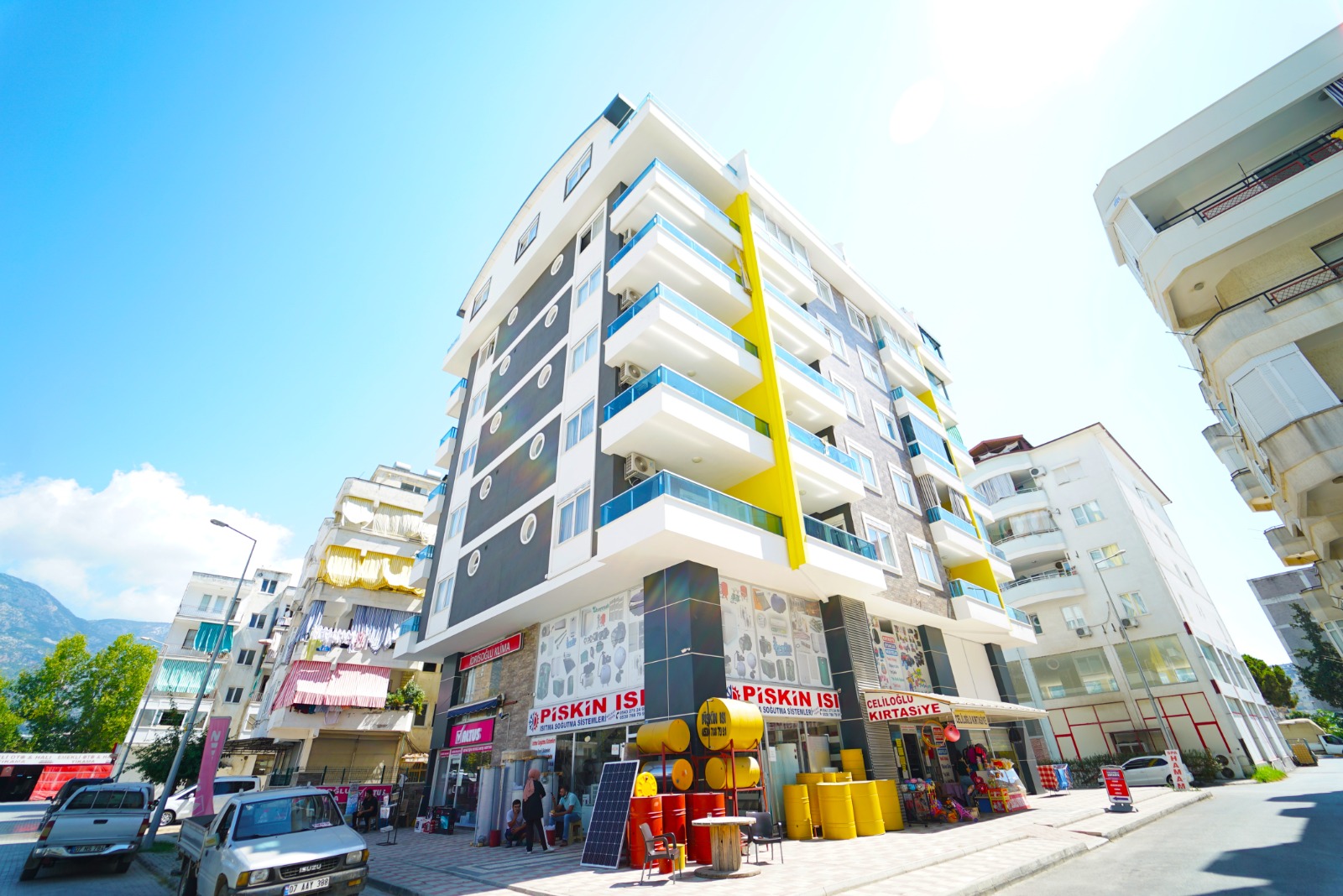 Mahmutlar'ın merkezinde, eşyalı 1+1 daire.