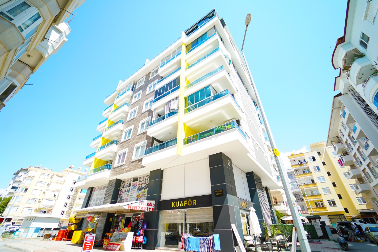 Mahmutlar'ın merkezinde, eşyalı 1+1 daire.