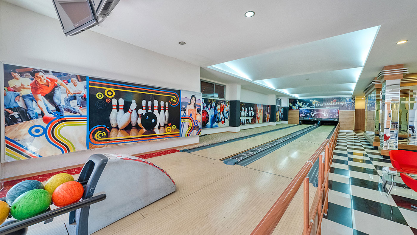 İki bowling kulvarı ve oturma alanı, Oba’daki konutların bulunduğu eğlence bölümünde