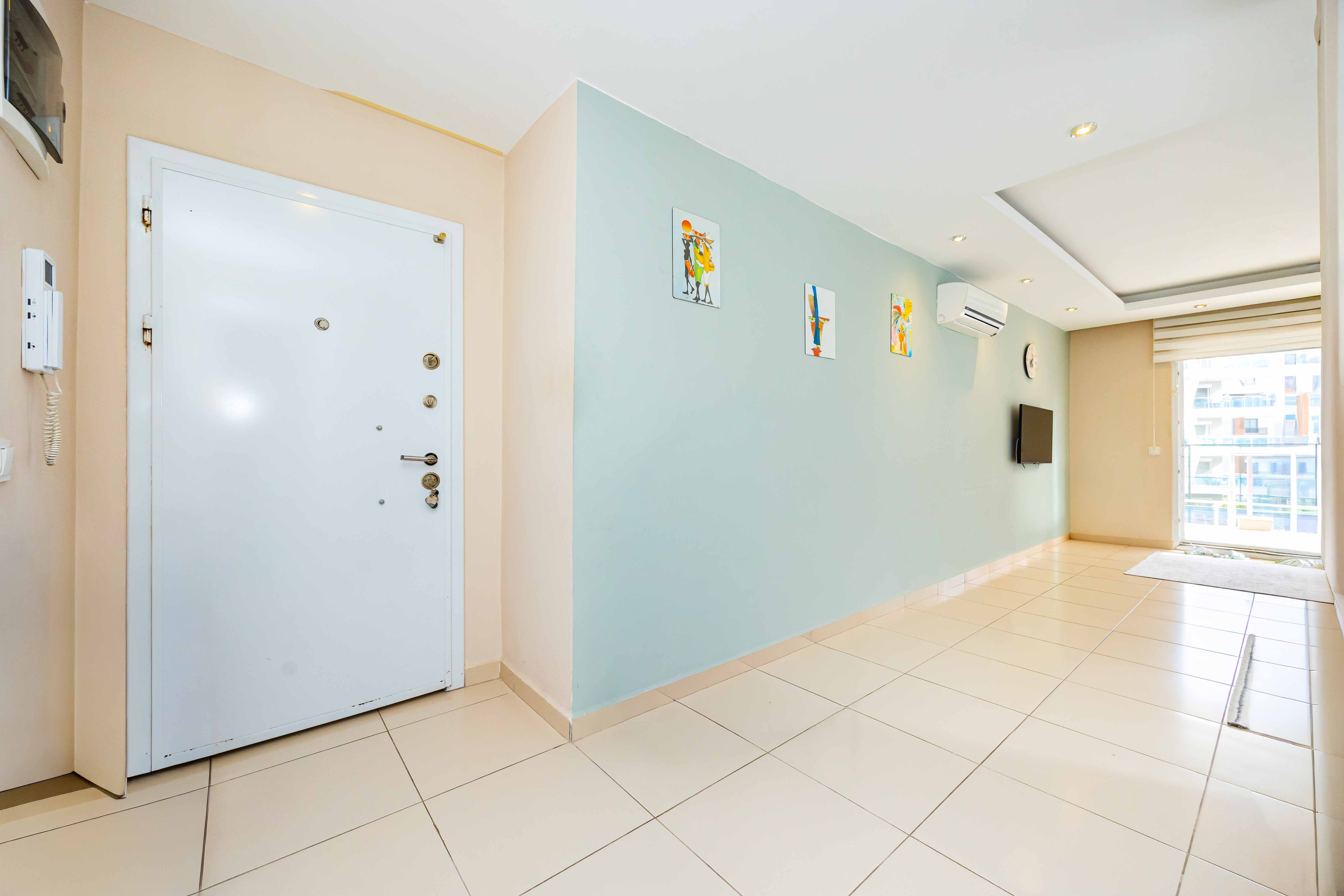 Oba bölgesinde 1+1 daire – eşyalı ve geniş teraslı