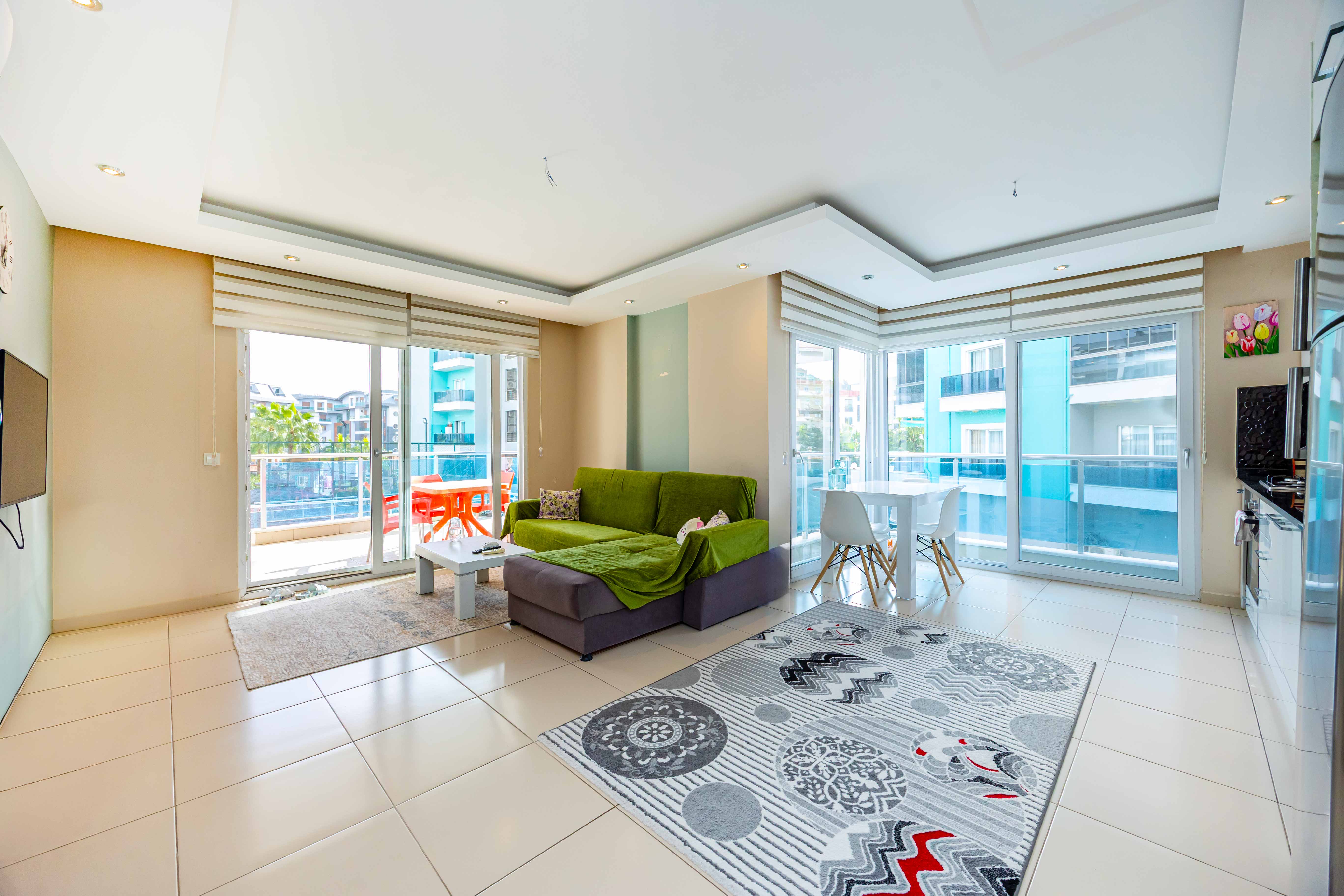 Oba bölgesinde 1+1 daire – eşyalı ve geniş teraslı