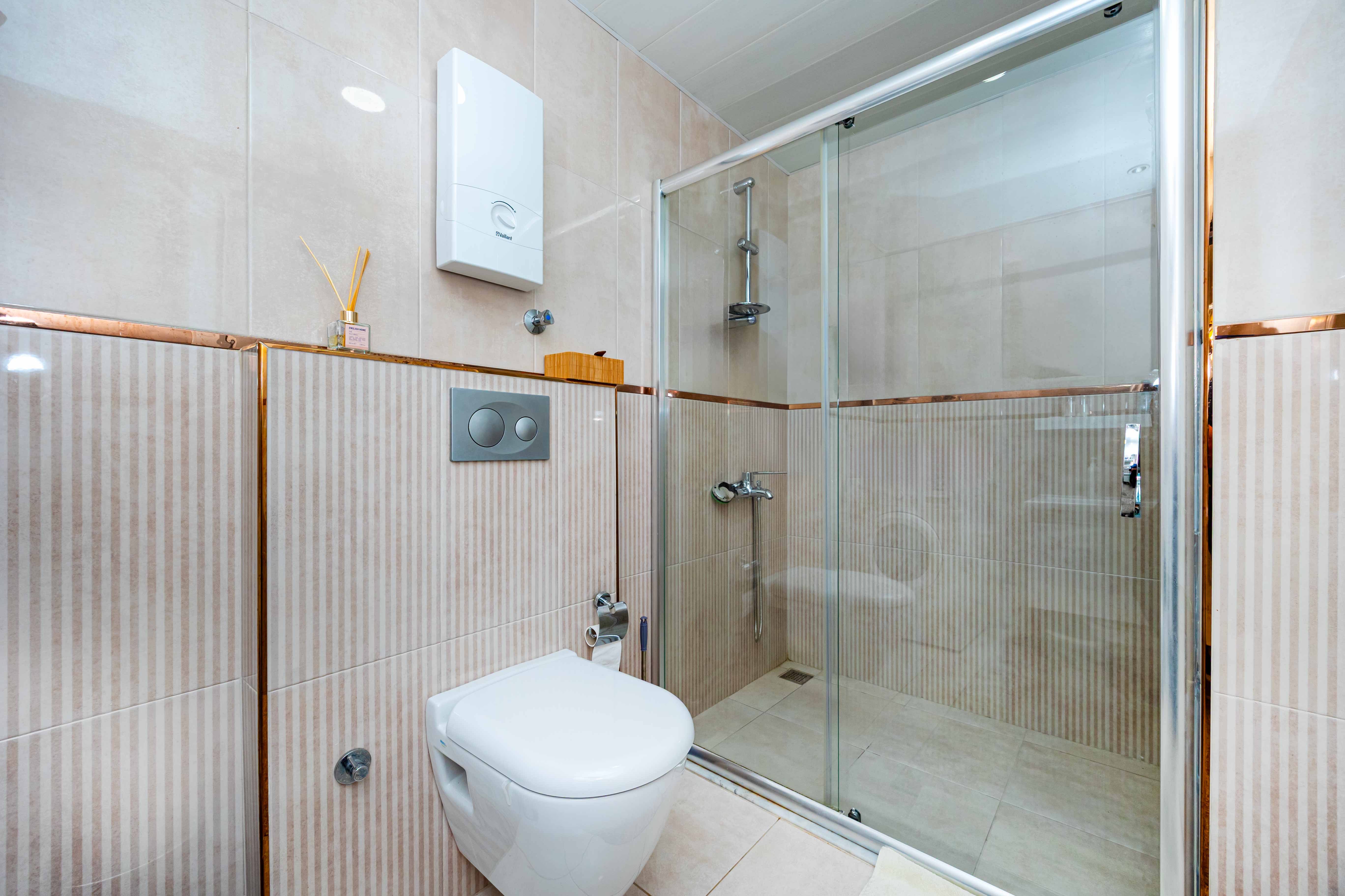 Oba bölgesinde 1+1 daire – eşyalı ve geniş teraslı