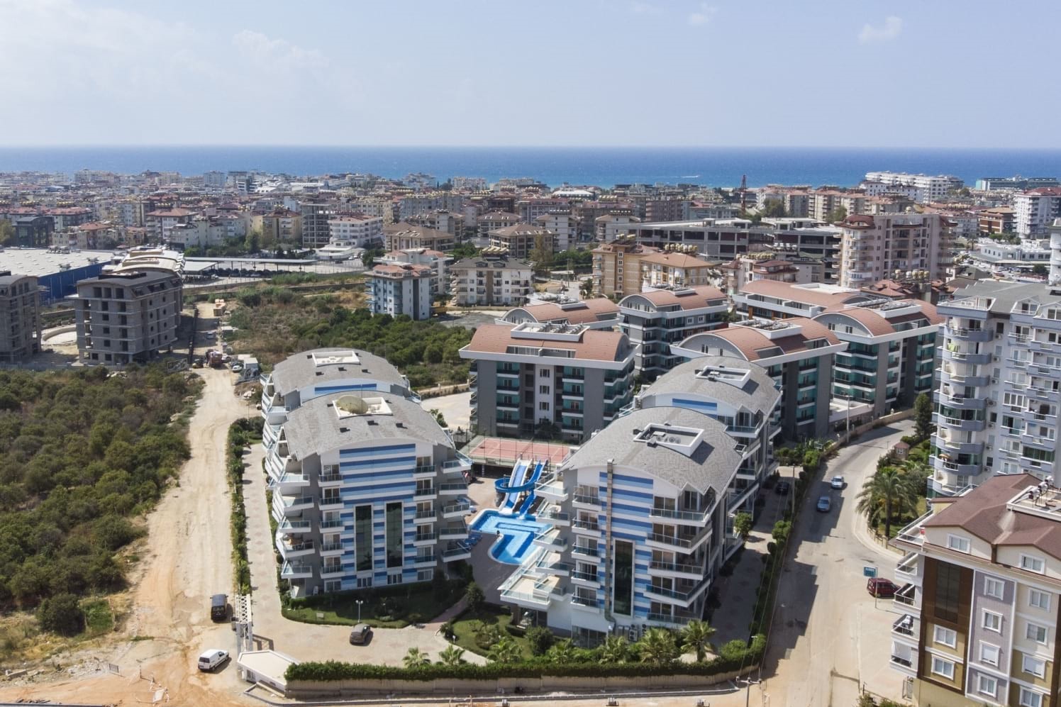 Oba bölgesinde 1+1 daire – eşyalı ve geniş teraslı