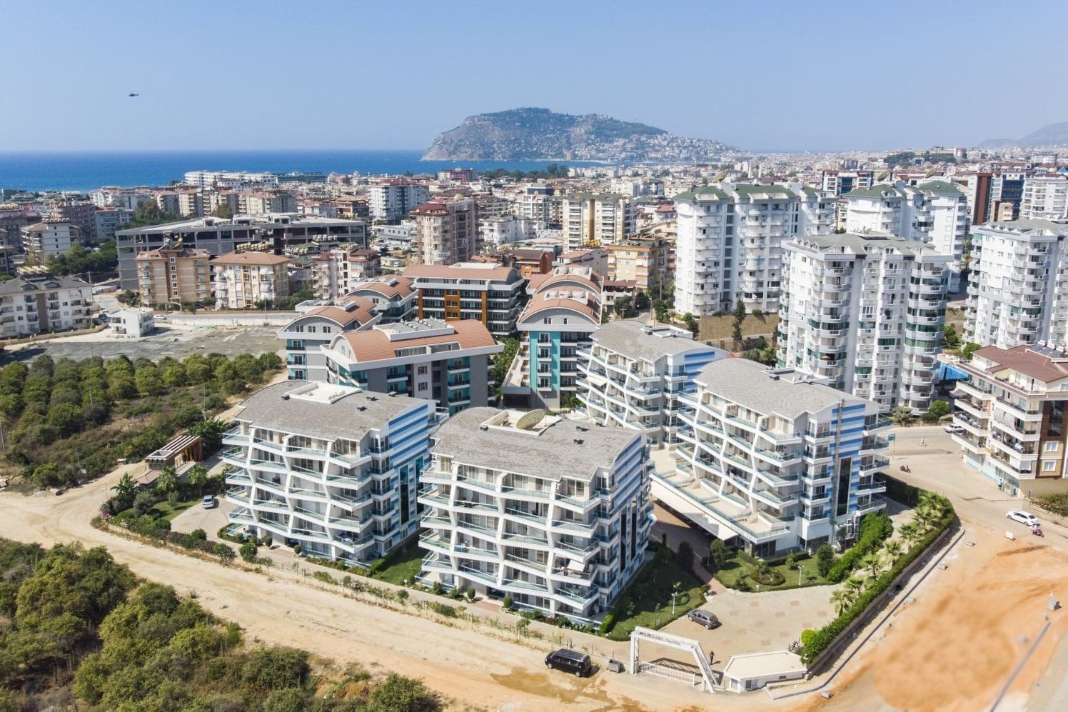 Oba bölgesinde 1+1 daire – eşyalı ve geniş teraslı