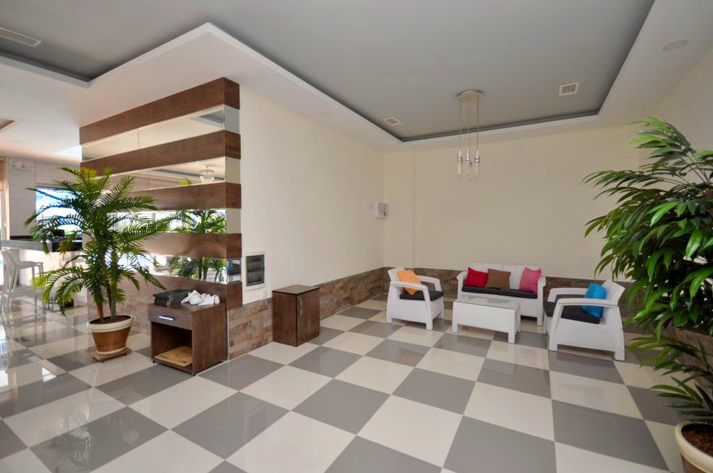 Oba bölgesinde 1+1 daire – eşyalı ve geniş teraslı