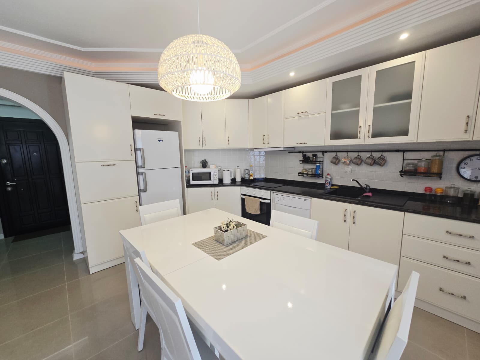 2+1 apartment with a residence permit in the Oba district - furnished, mountain views, comfortable residence