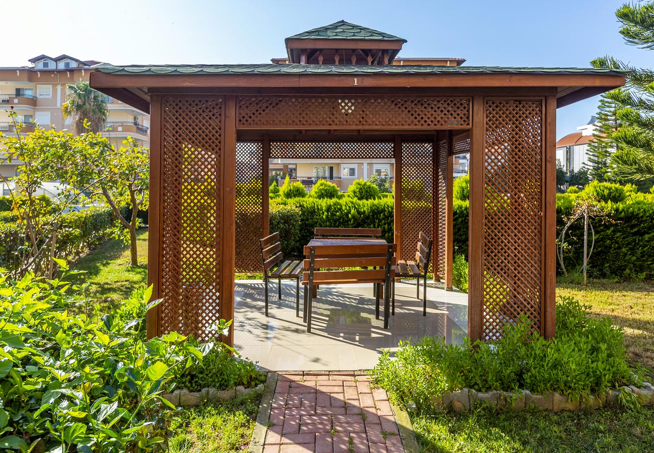 2+1 apartment with a residence permit in the Oba district - furnished, mountain views, comfortable residence
