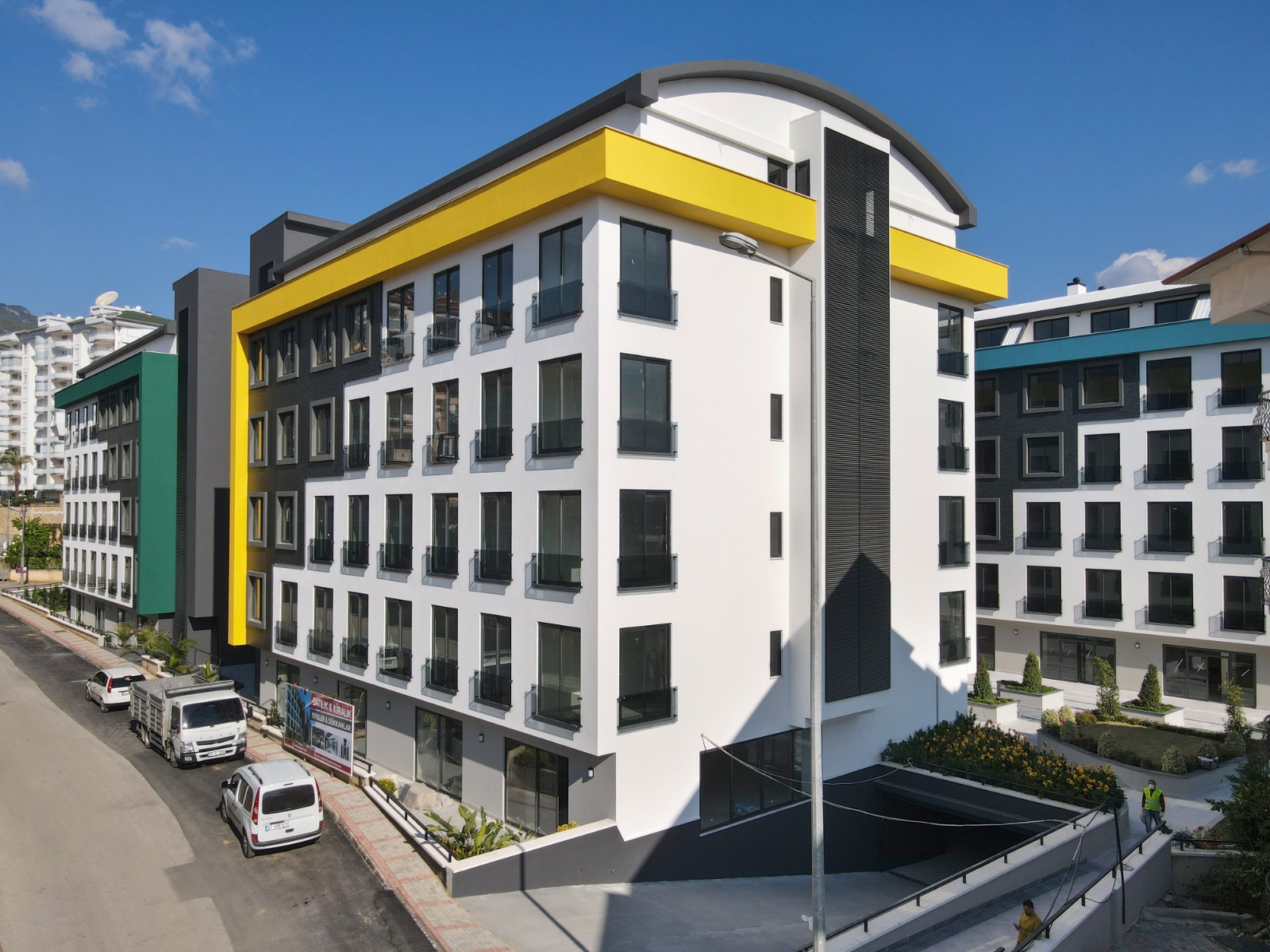 Современный офис 85 м² в районе Оба - современный бизнес-центр