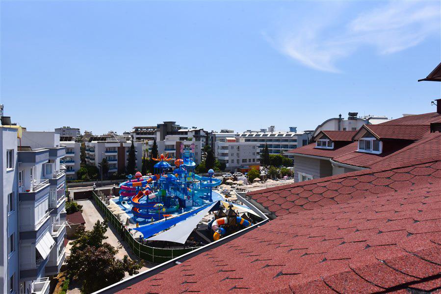 Su kaydıraklı açık akvapark Türkiye’de satışta olan dairelerin bulunduğu yaşam alanında yer alıyor