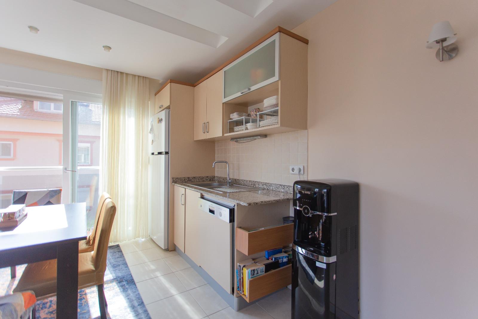 Alanya, Oba bölgesinde 4+1 dubleks daire – eşyalı, dağ manzaralı ve tüm aile için konforlu.
