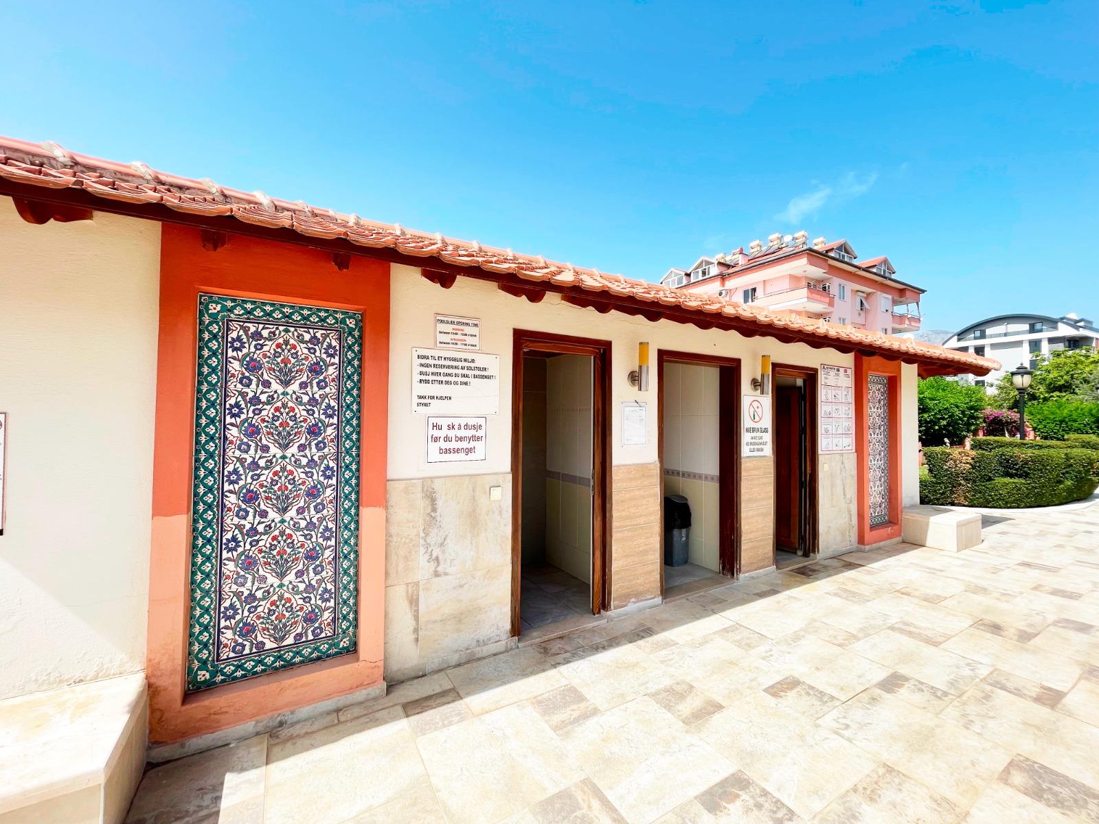 Alanya, Oba bölgesinde 4+1 dubleks daire – eşyalı, dağ manzaralı ve tüm aile için konforlu.