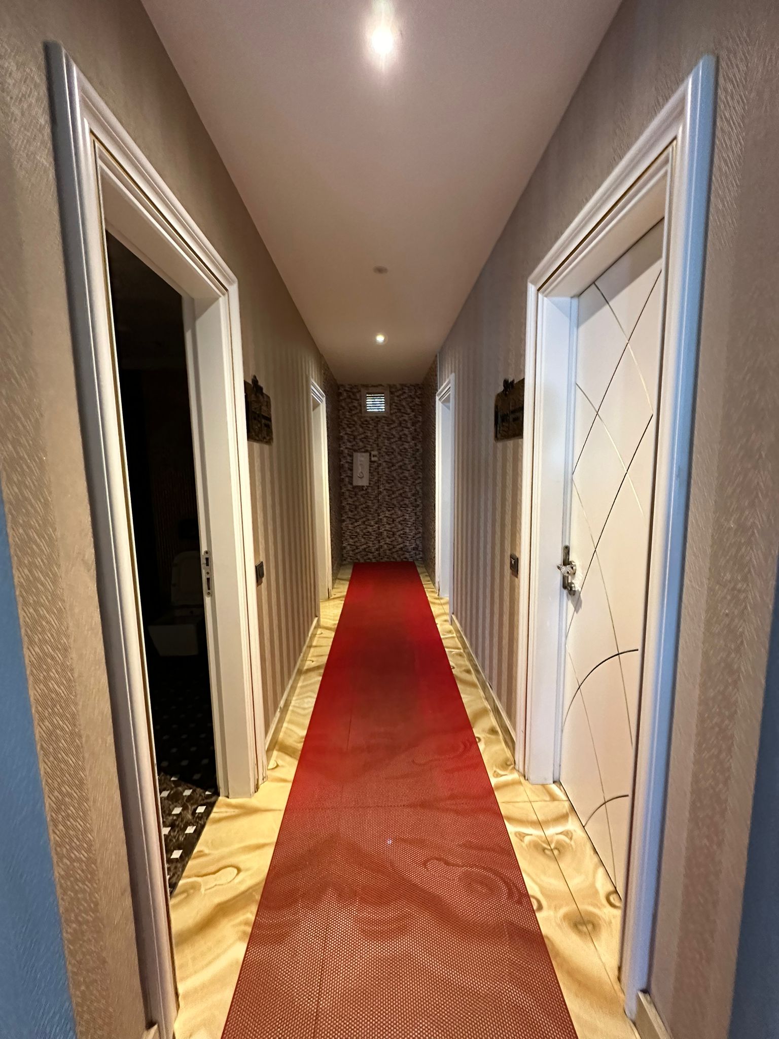 Mahmutlar'da 1+1 daire - eşyalı, camlı balkon, deniz manzarası, plaja 200 m mesafede.