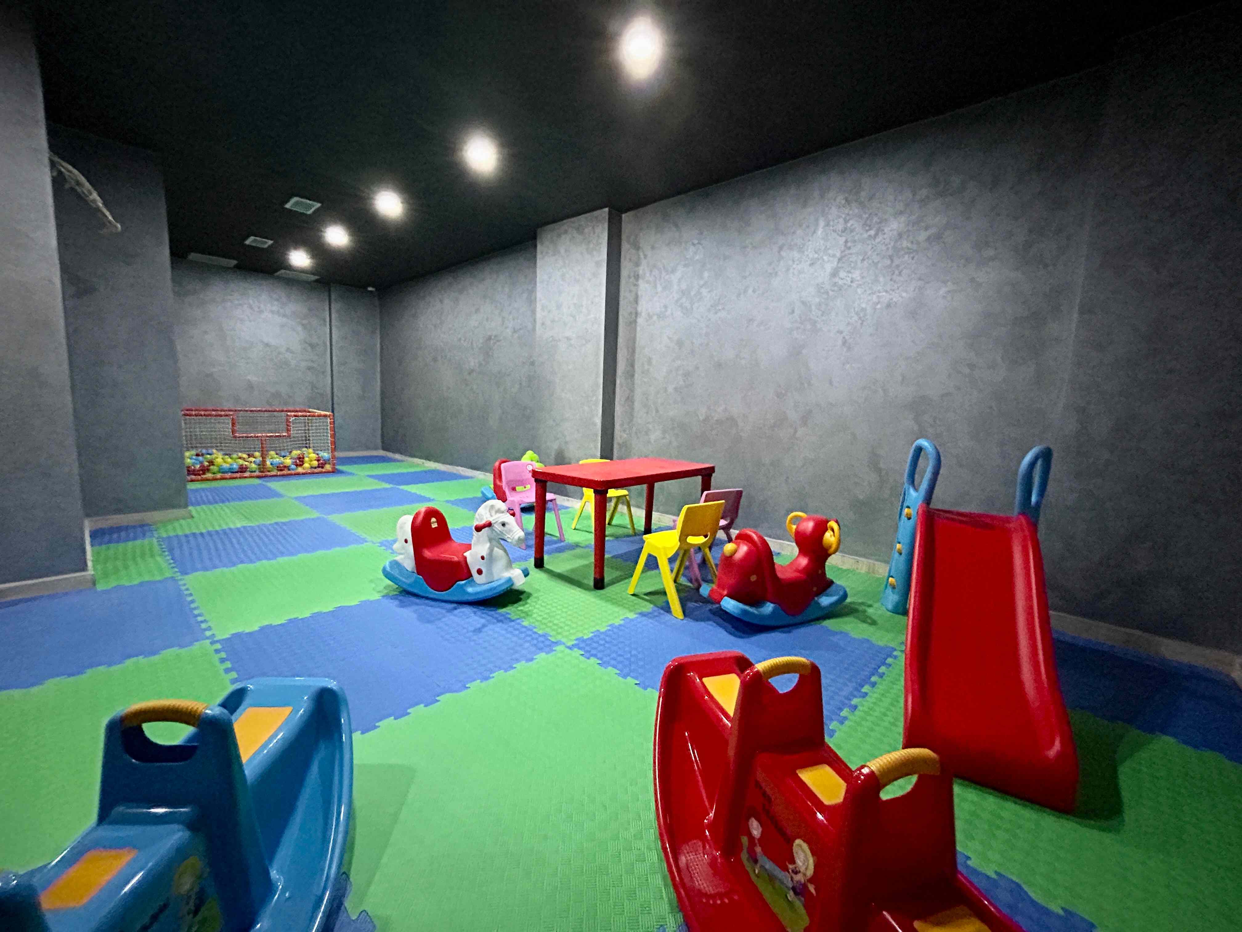 Apartments for citizenship in Mahmutlar – two-room apartments with fine finishing